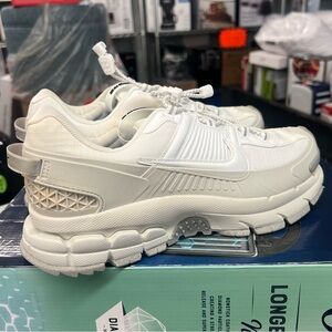 Nike Zoom Vomero Roam Size 8.5